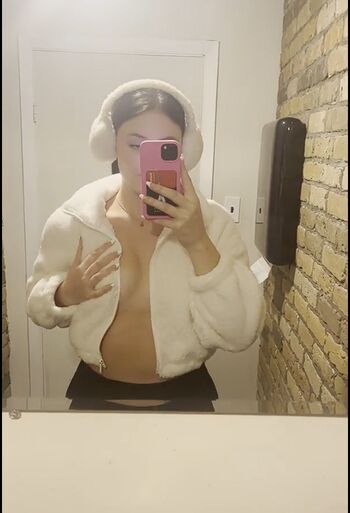 Full leaked Maddie peveril private onlyfans photo