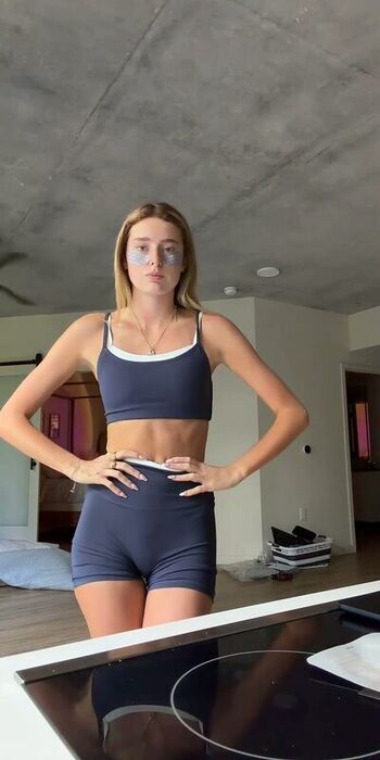 Full leaked Maddiegowens private onlyfans photo