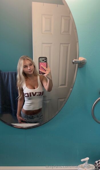 Full leaked Maddielangley private onlyfans photo