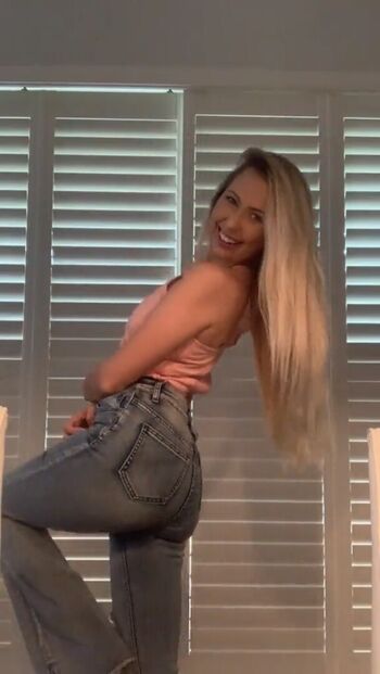 Full leaked Maddimegan private onlyfans photo