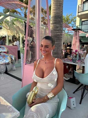 Full leaked Maddy cheary page private onlyfans photo