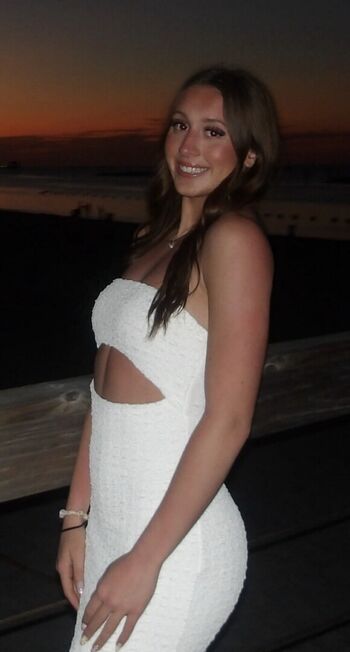 Full leaked Maddyn greenway private onlyfans photo