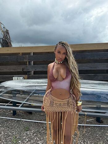 Full leaked Madgalkris private onlyfans photo