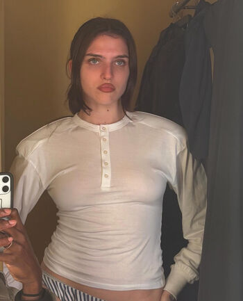 Full leaked Mae muller private onlyfans photo