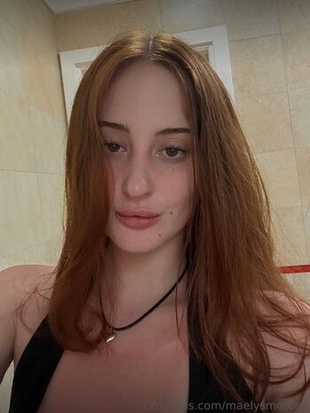Full leaked Maelysmoreau private onlyfans photo