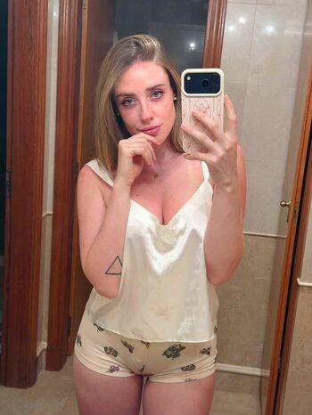 Full leaked Magui ansuz page private onlyfans photo