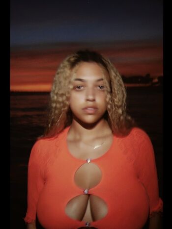 Full leaked Mahalia private onlyfans photo