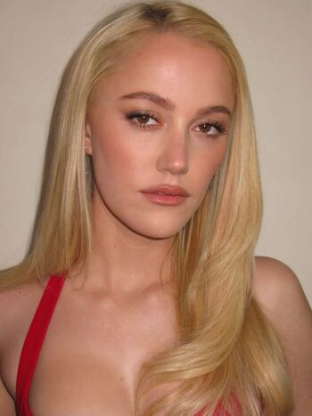 Full leaked Maika monroe page private onlyfans photo