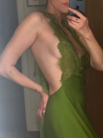 Full leaked Maika monroe private onlyfans photo