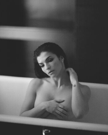 Full leaked Mailys lessig private onlyfans photo