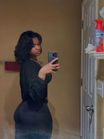 Full leaked Mainlyashia private onlyfans photo