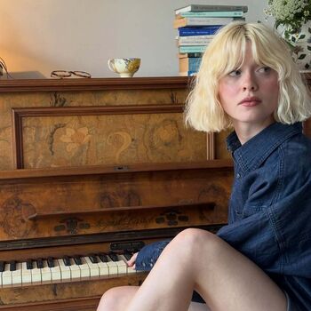 Full leaked Maisie peters page private onlyfans photo