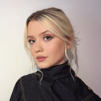 Full leaked Maisie peters private onlyfans photo