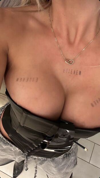 Full leaked Maisieburke private onlyfans photo