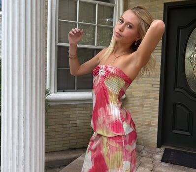 Full leaked Makennaabennett private onlyfans photo