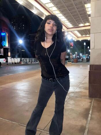 Full leaked Makeoutradio private onlyfans photo