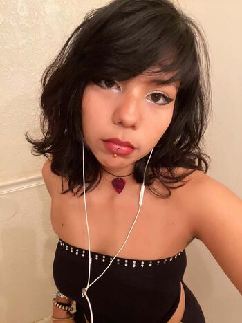 Full leaked Makeoutradio private onlyfans photo