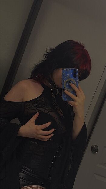 Full leaked Makomommyvt private onlyfans photo