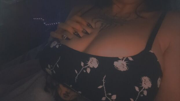 Full leaked Makomommyvt private onlyfans photo