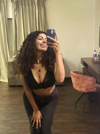 Full leaked Malavika private onlyfans photo