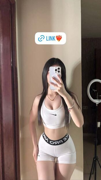 Full leaked Malenahra private onlyfans photo