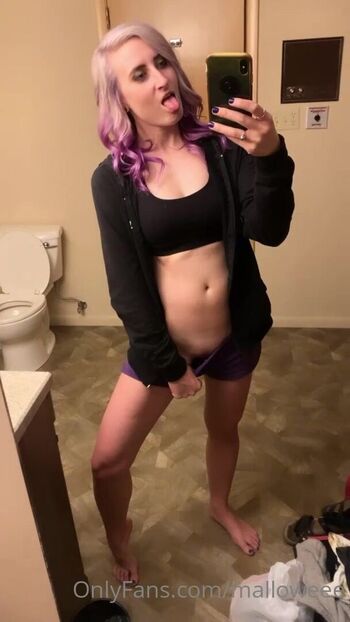 Full leaked Malloweee private onlyfans photo
