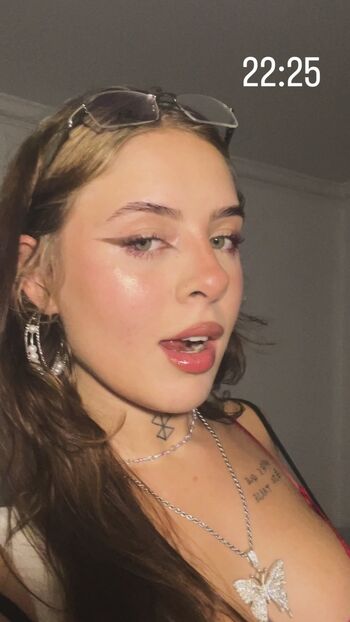 Full leaked Malu paris private onlyfans photo