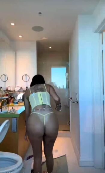 Full leaked Malu trevejo page private onlyfans photo