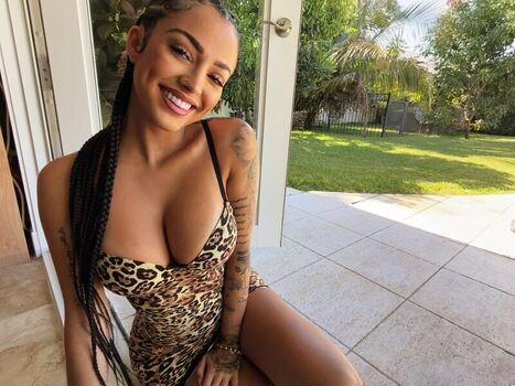 Full leaked Malu trevejo page private onlyfans photo