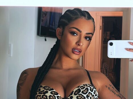 Full leaked Malu trevejo page private onlyfans photo