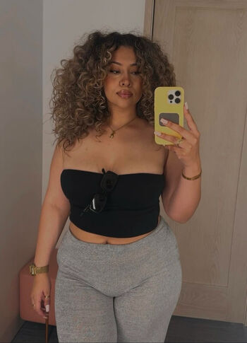 Full leaked Mama e private onlyfans photo