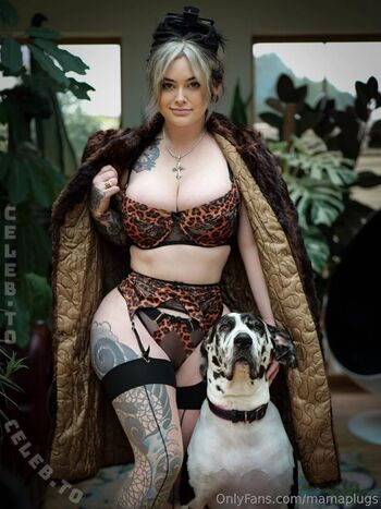 Full leaked Mamaplugs private onlyfans photo