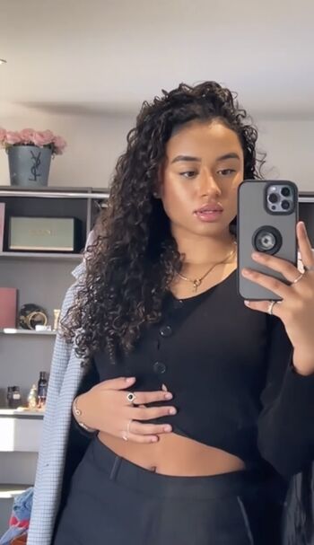 Full leaked Manellejne private onlyfans photo