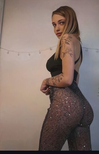 Full leaked Manon le papillon private onlyfans photo