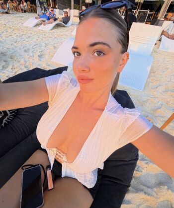Full leaked Manonjkrr private onlyfans photo