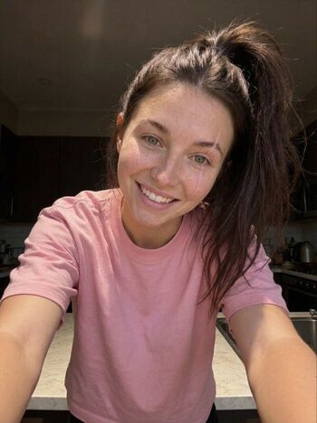 Full leaked Maravalea private onlyfans photo