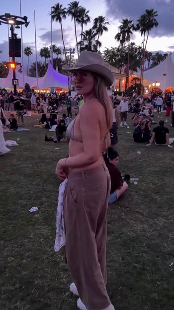 Full leaked Maren wolf page private onlyfans photo