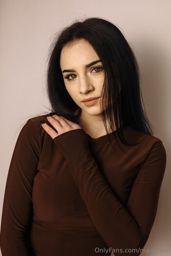 Full leaked Mari moon page private onlyfans photo