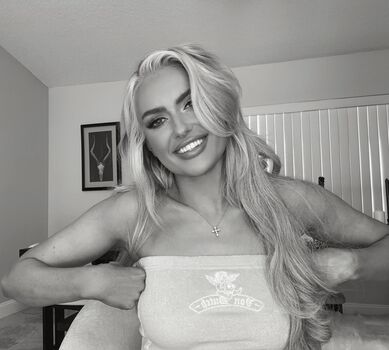 Full leaked Mariah may  page private onlyfans photo