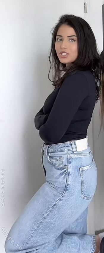 Full leaked Mariamalkk private onlyfans photo