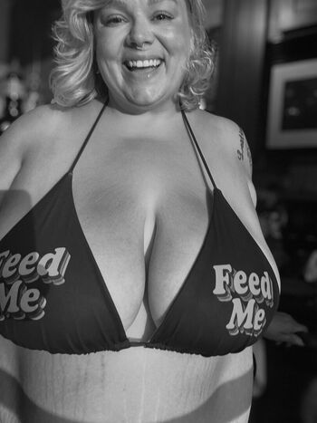 Full leaked Marilynmorexoxo private onlyfans photo