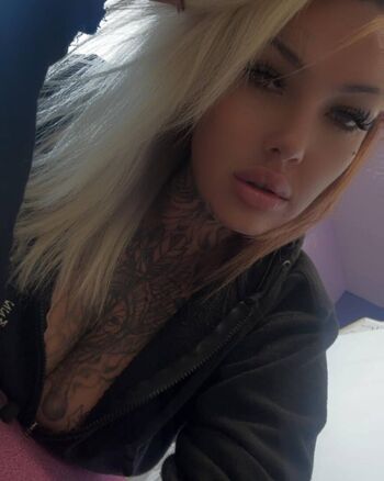 Full leaked Marilynroe private onlyfans photo