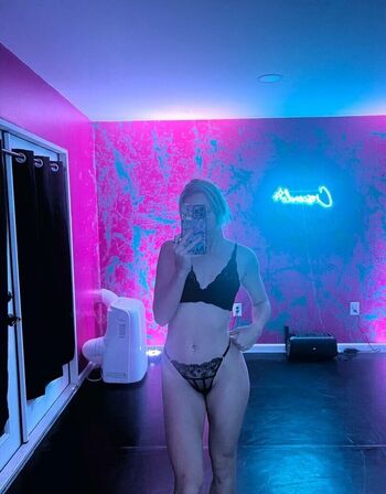 Full leaked Marissaarnone private onlyfans photo