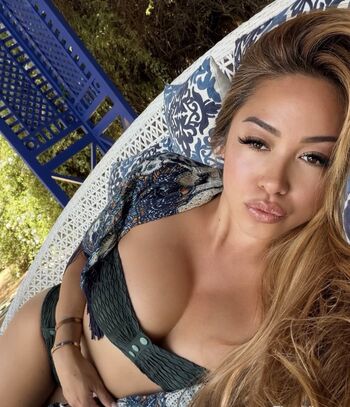 Full leaked Marjolaine bui emission greg le millionnaire private onlyfans photo