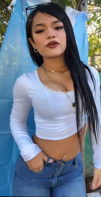 Full leaked Avery angel/ private onlyfans photo