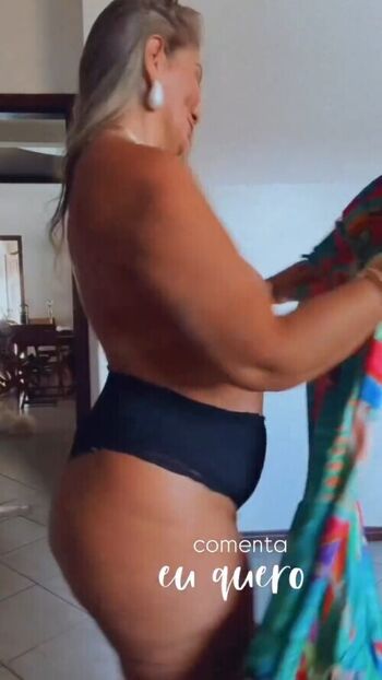 Full leaked Mature women page private onlyfans photo