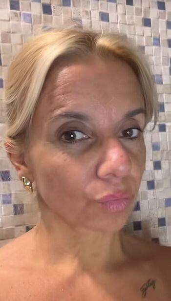 Full leaked Mature women page private onlyfans photo