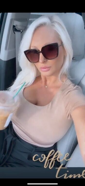 Full leaked Mature women private onlyfans photo