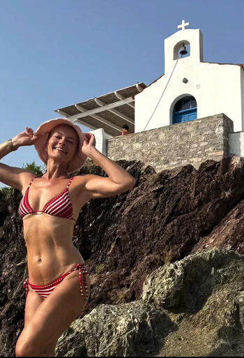 Full leaked Mature women page private onlyfans photo