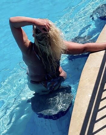 Full leaked Mature women page private onlyfans photo